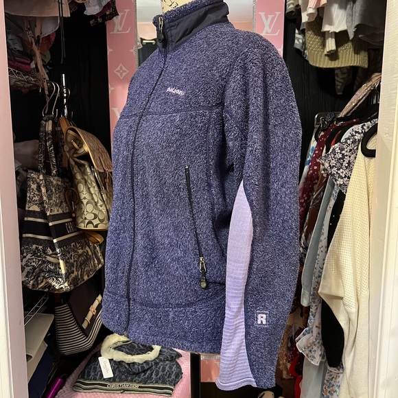 Patagonia zip up fleece - Picture 3 of 10